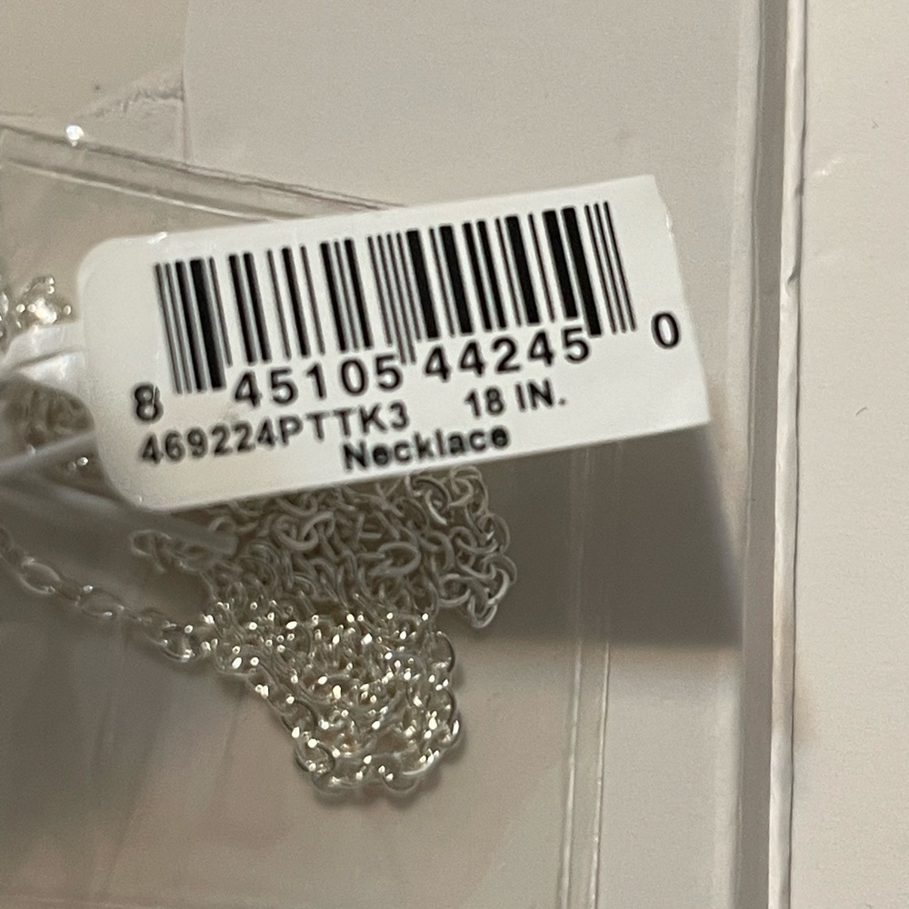 NWT silver plated with crystals angel necklace. 18 in chain - Picture 5 of 6